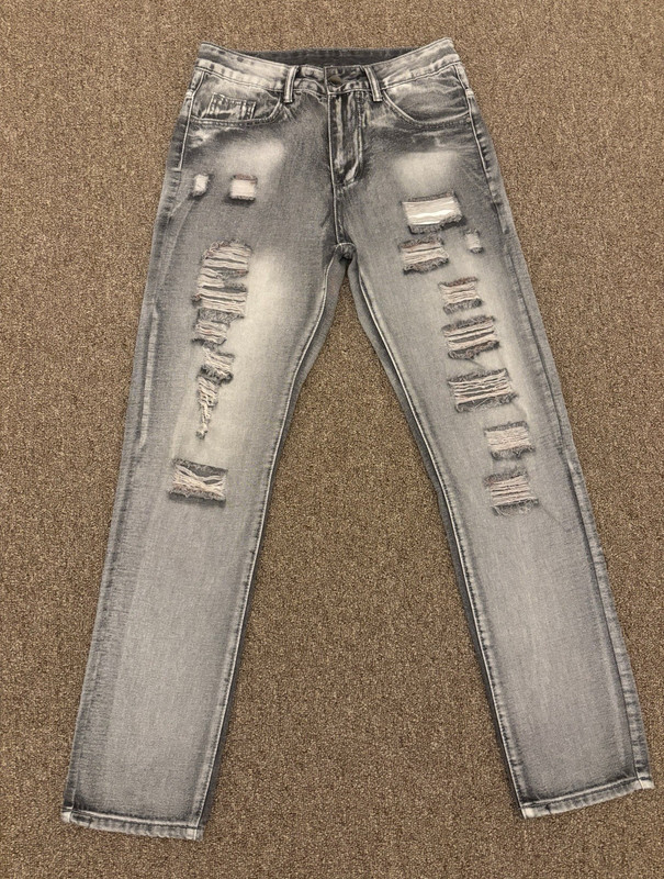 Gray Distressed Straight Denim Jeans 5-Pocket Design ripped
