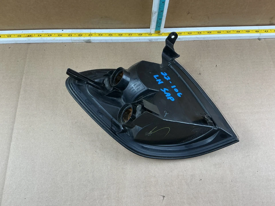 2001 - 2004 年丰田红杉司机侧公园转向信号灯 815200C020 原始设备制造商 — 第 4/4 张图片