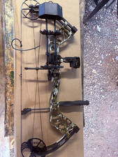 Bear Archery Species EV Compound Bow 70lbs Right Hand Camo 23.5-30.5in DL RTH 