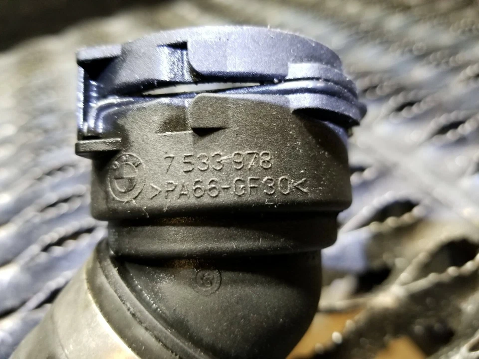 BMW 128i 2011 2012 2013 radiador refrigerante inferior manguera de agua tubería OEM Foto 2 de 4