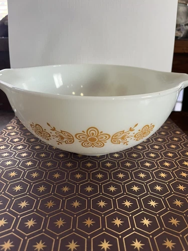 Vintage Pyrex 443 2 1/2 Qt. Mixing Baking Bowl Gold Butterfly