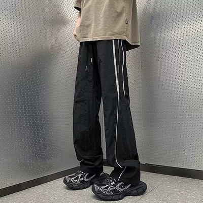 Oversize Jogginghose für Herren im Harajuku Style mit Y2K Design Features