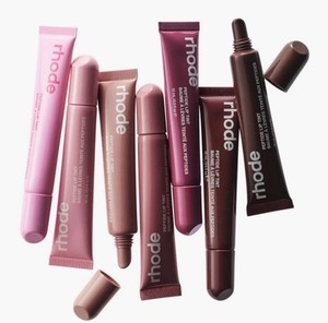 【ꕤ⑅Mii⑅ꕤ】rhode salty tanケースリップ付き Rhode Lip Case Silicone iPhone Case Salty Tan - FW24 - US