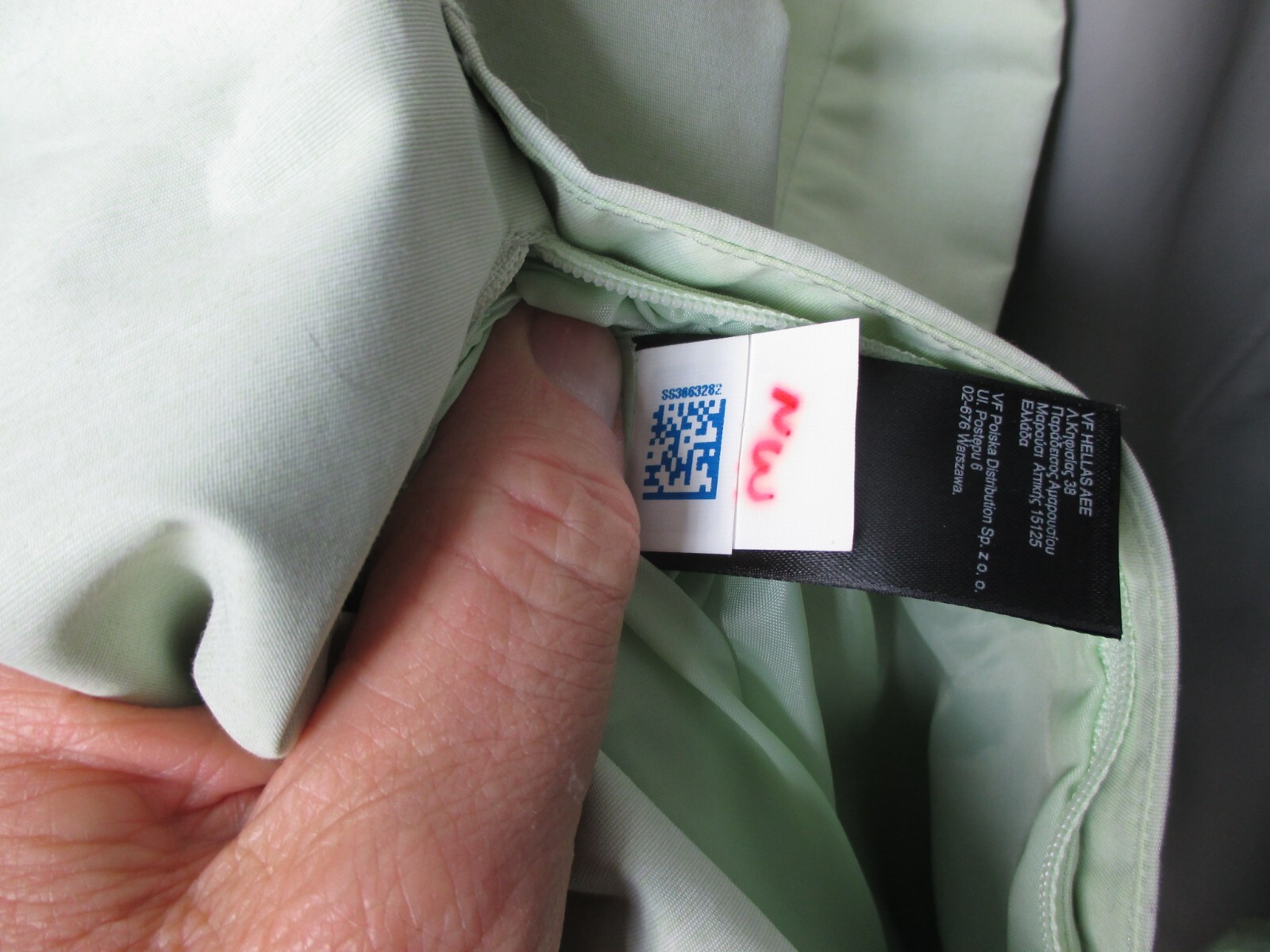 The North Face Rain Jacket Nylon/Poly Shell coat … - image 17