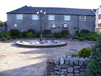 Photo 6x4 Small park at the end of Roxboro Mews, Midleton/Mainistir na C c2010
