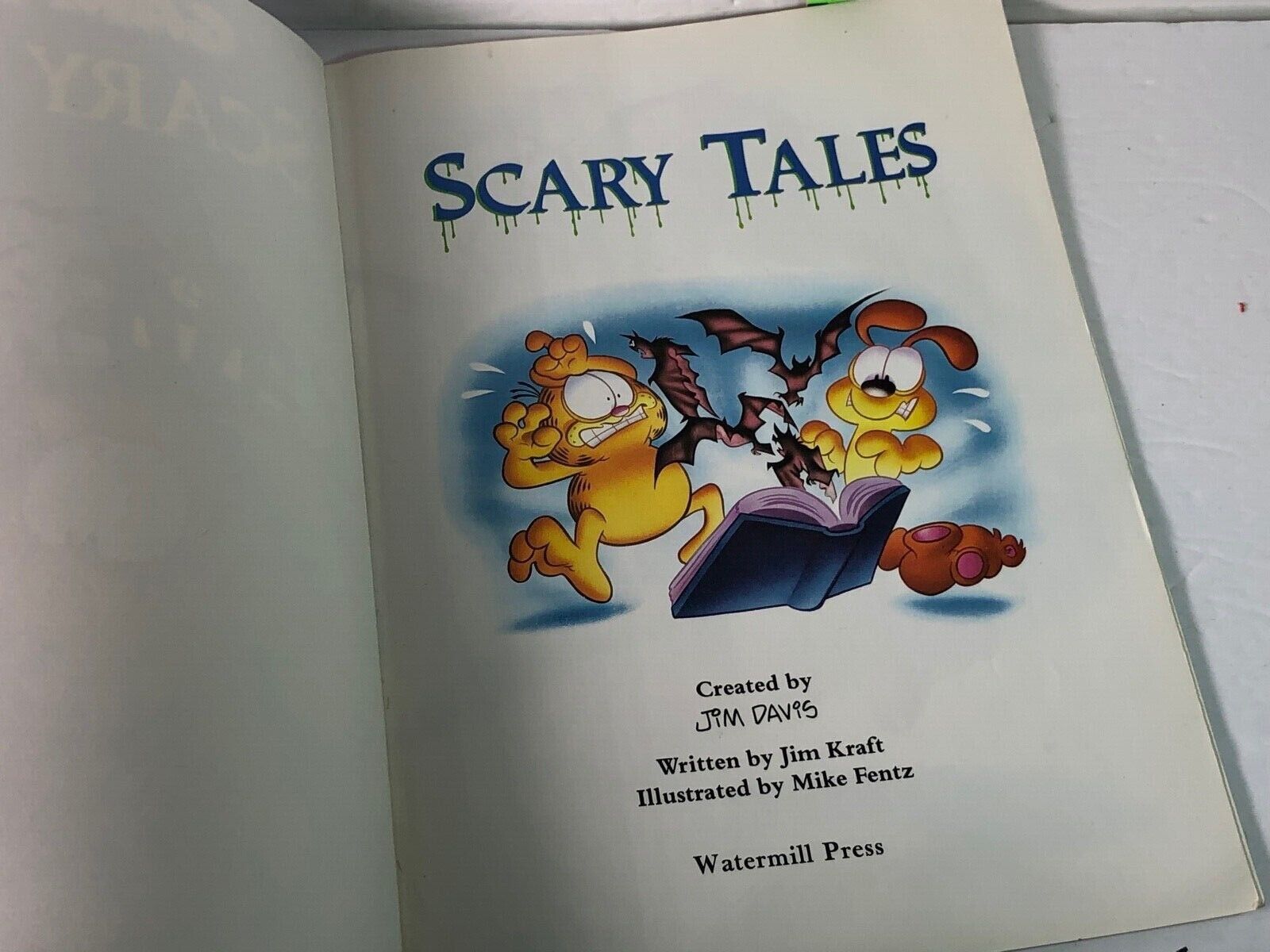 Garfield: Scary Scavenger Hunt