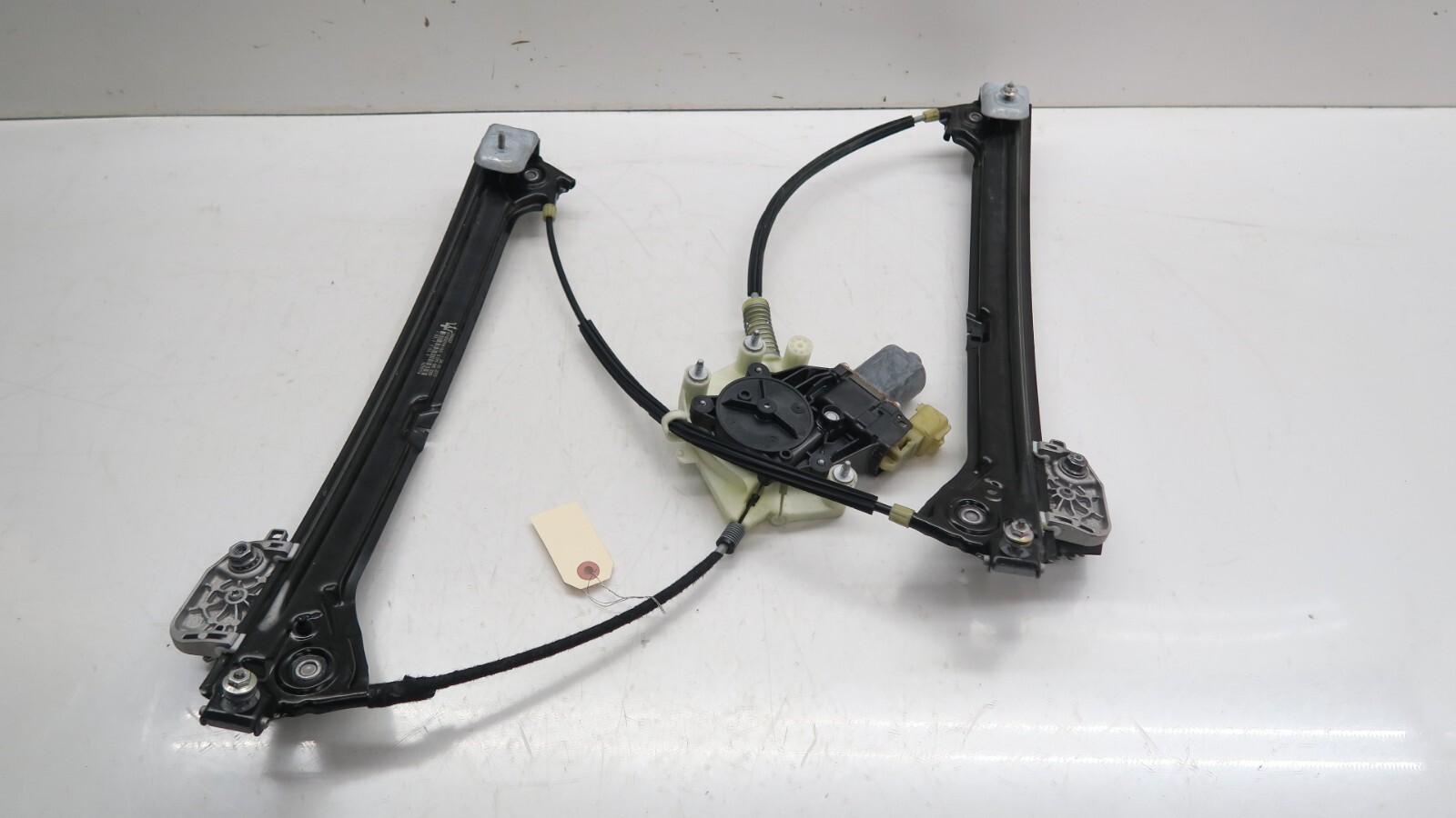 2014-2019 Maserati Ghibli OEM Right Front Door Window Regulator 6700098150