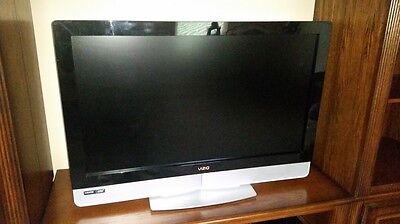 37-Inch Vizio VX37L 720p HDTV Widescreen LCD TV (Black/Gray) - USED