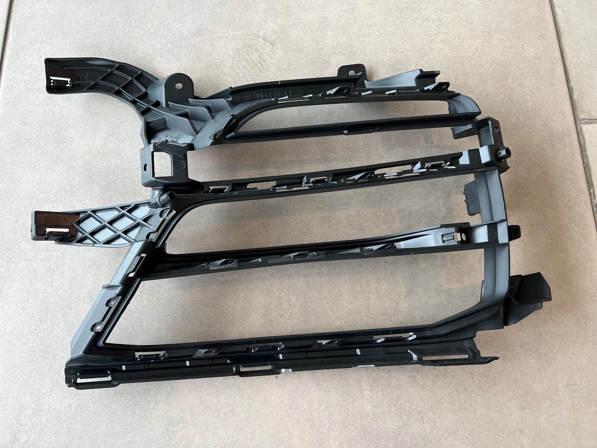 PORSCHE MACAN 95B FRONT BUMPER LEFT SIDE BLACK GRILL TRIM 