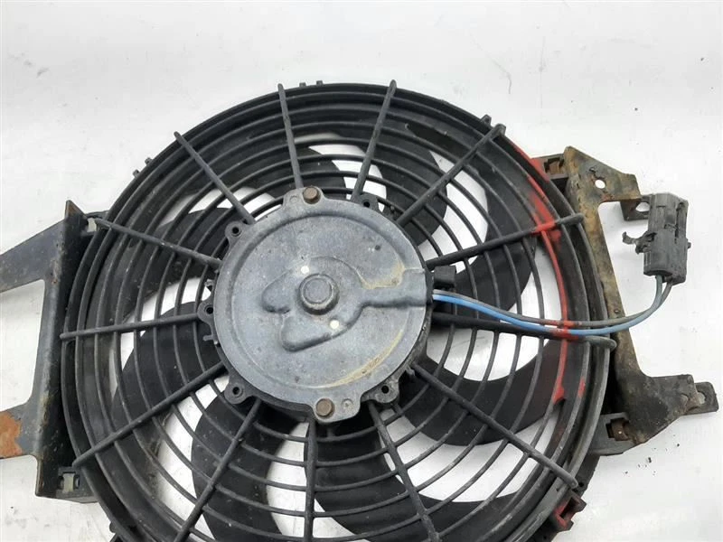 Conjunto de ventilador de motor de ventilador de radiador 92-99 CHEVROLET SUBURBAN 1500 15717423  Foto 3 de 4