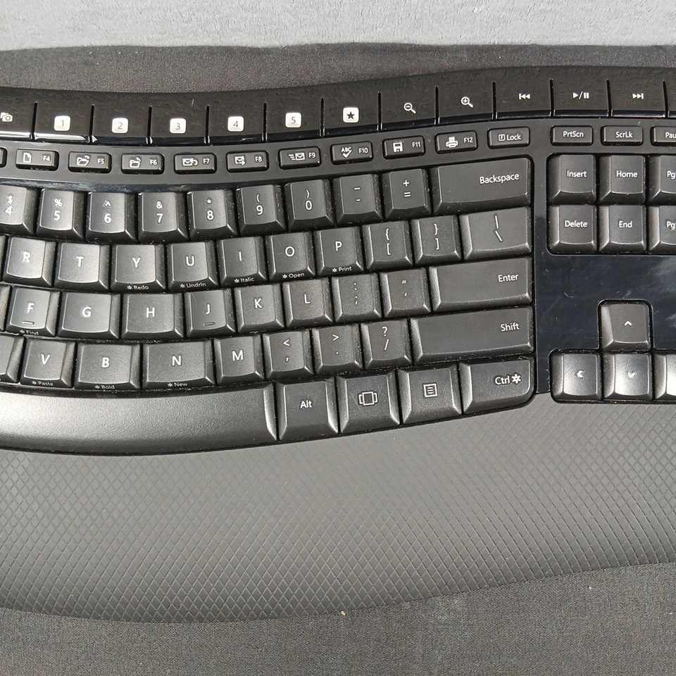 Microsoft Wireless Comfort Keyboard 5050 Full Size Multimedia No Receiver Tested - Image 3 of 4