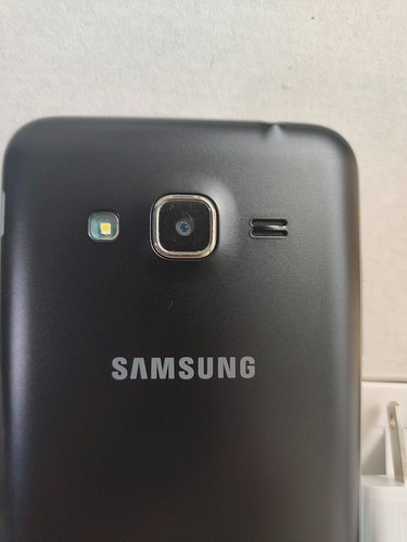 Samsung Galaxy J3 (2016) J320F - 8 GB - Black Unlocked any carrier - Picture 4 of 20