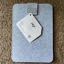 Vivitar - Tablet Case, Gray Felt material, Fits Most Tablets 11"  Smaller, 066