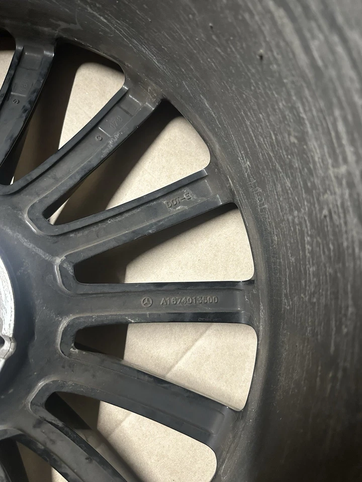 Llanta trasera original Mercedes GLE350 GLE450 21" pulgadas OEM 2020 2021 2022 2023 Foto 3 de 4