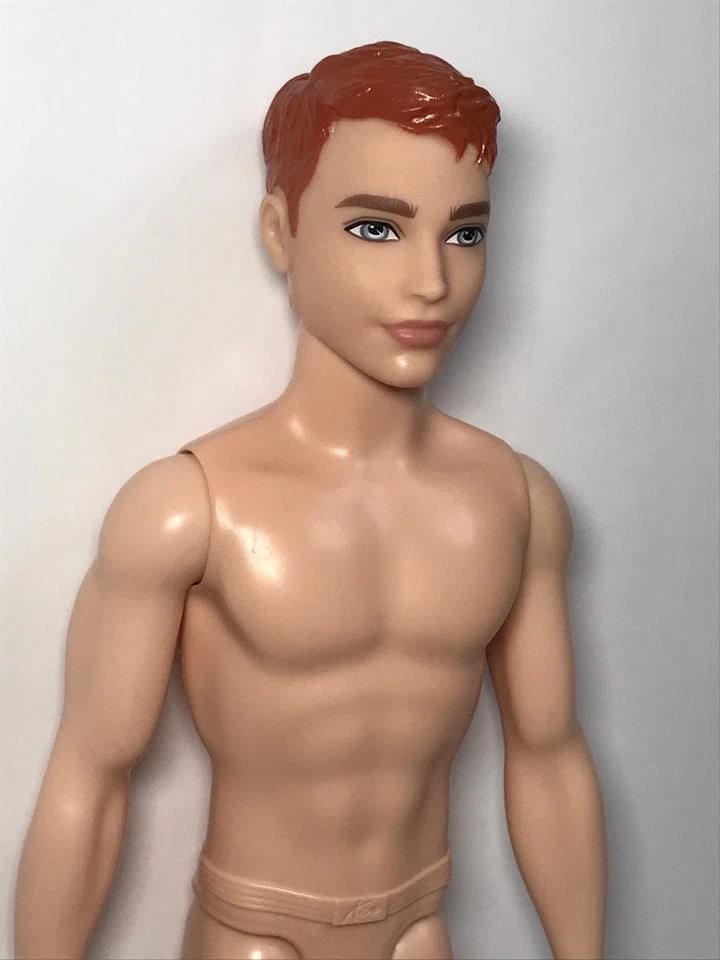 Barbie desnuda 2019 Fashionistas #139 pelo rojo ojos azules muñeca Ken GHW67 masculina Foto 3 de 4