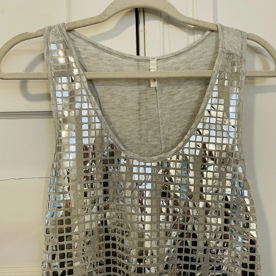 Camiseta sin mangas O’Linda de colección para mujer talla L discoteca espejo lentejuelas cuadradas plateadas Foto 3 de 4
