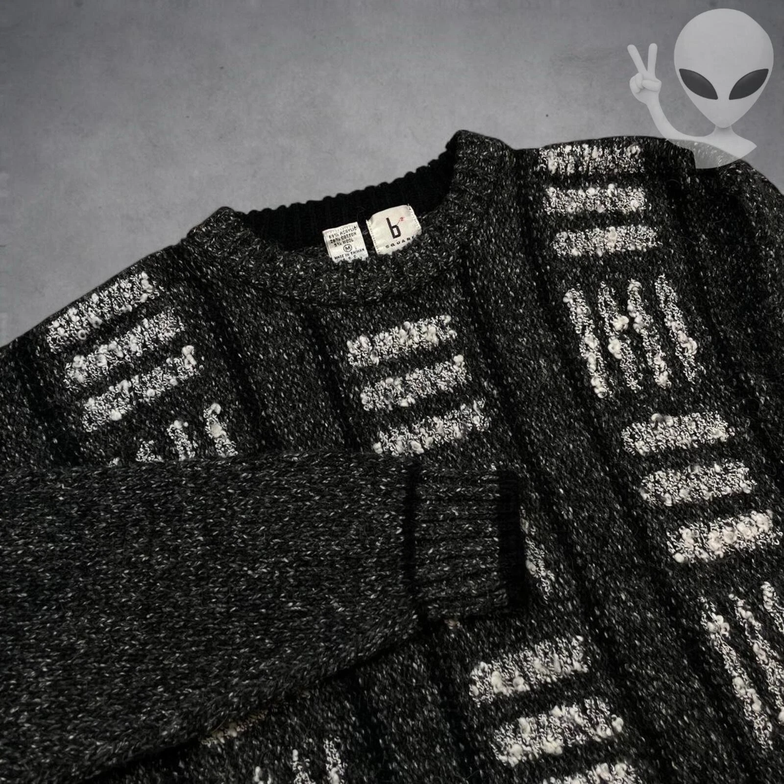 80s Pattern Knit Sweater Medium Black Gray Vintage Wool Blend Pullover