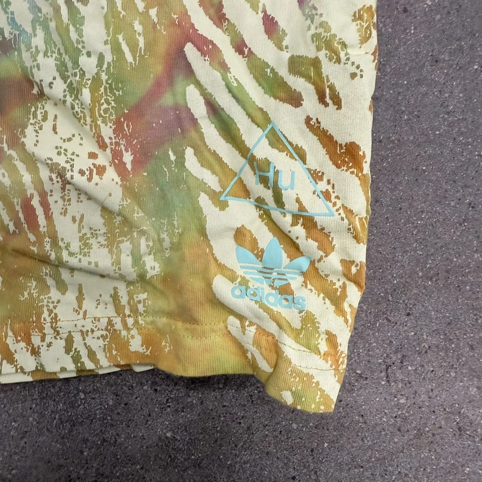 Camiseta Masculina Adidas Originals Pharrell MM PW HU Raça Humana Tie Dye Yeezy GG - Imagem 4 de 4