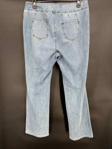Cato Bootcut Jeans 16W Women’s Light Wash Hi Rise Medium Wash - Picture 2 of 11