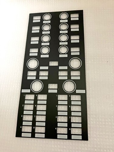 Native Instruments TRAKTOR KONTROL X1 MK1 Decks & Effects DJ Controller - Afbeelding 14 van 22