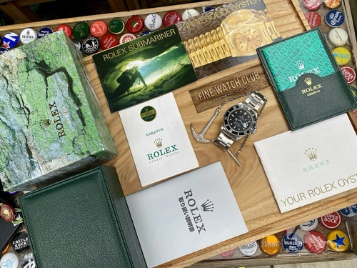 Rolex Submariner Date 16800 Steel 1982 Box Booklets Vintage Steel used Watch