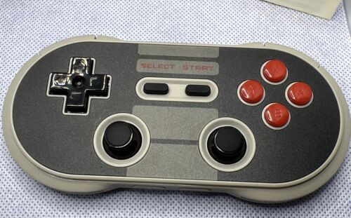 8BITDO NES30 Pro Bluetooth Controller - Picture 5 of 9