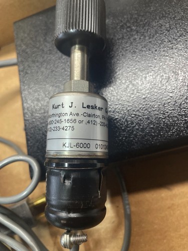 Kurt J. Lesker KJL-6000, KJL-10TC Thermocouple Vacuum Gauge, SCHLENK Adapter - Picture 7 of 7
