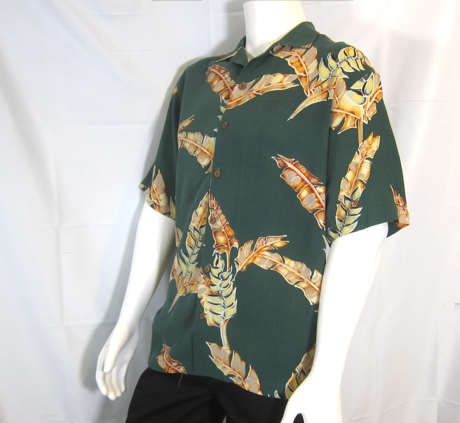 Tommy Bahama Shirt Mens Medium Silk Hawaiian Leaves on Green Button Up Camp