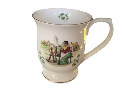 BERKSHIRE Fine Bone China 4'' Becher mit Frau & sich drehender Jenny