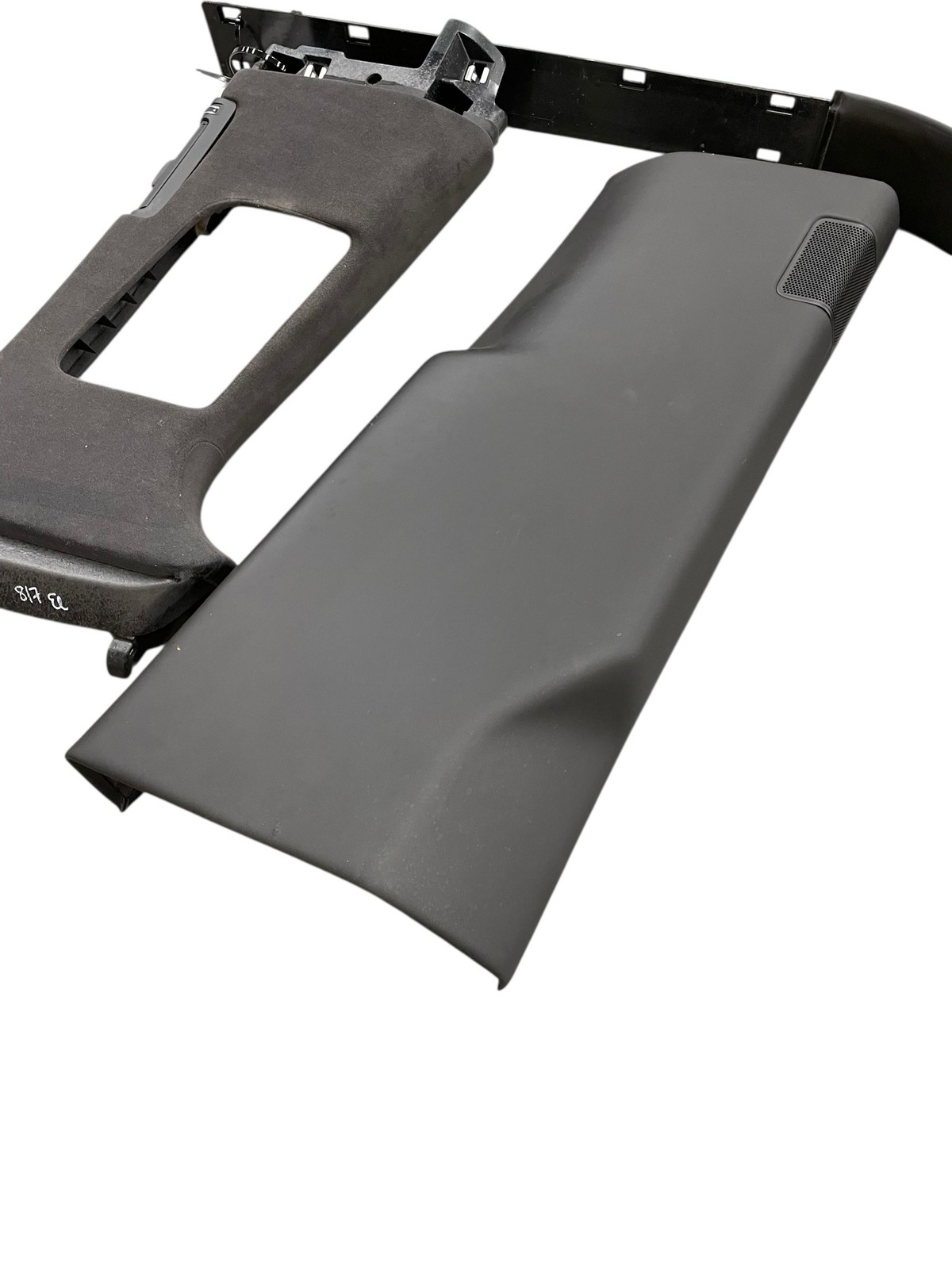 2015-2020 BENTLEY BENTAYGA Right B Pillar Trim Panel Cover Set (3) Beluga Black