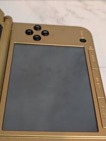 Nintendo 3ds XL The Legend of Zelda a Link Between Worlds Limited Edition Gold