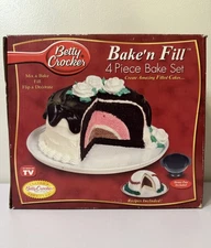 Betty Crocker Bake 'n Fill Flip & Decorate Bake Pan 4 Piece Baking Set, Vintage