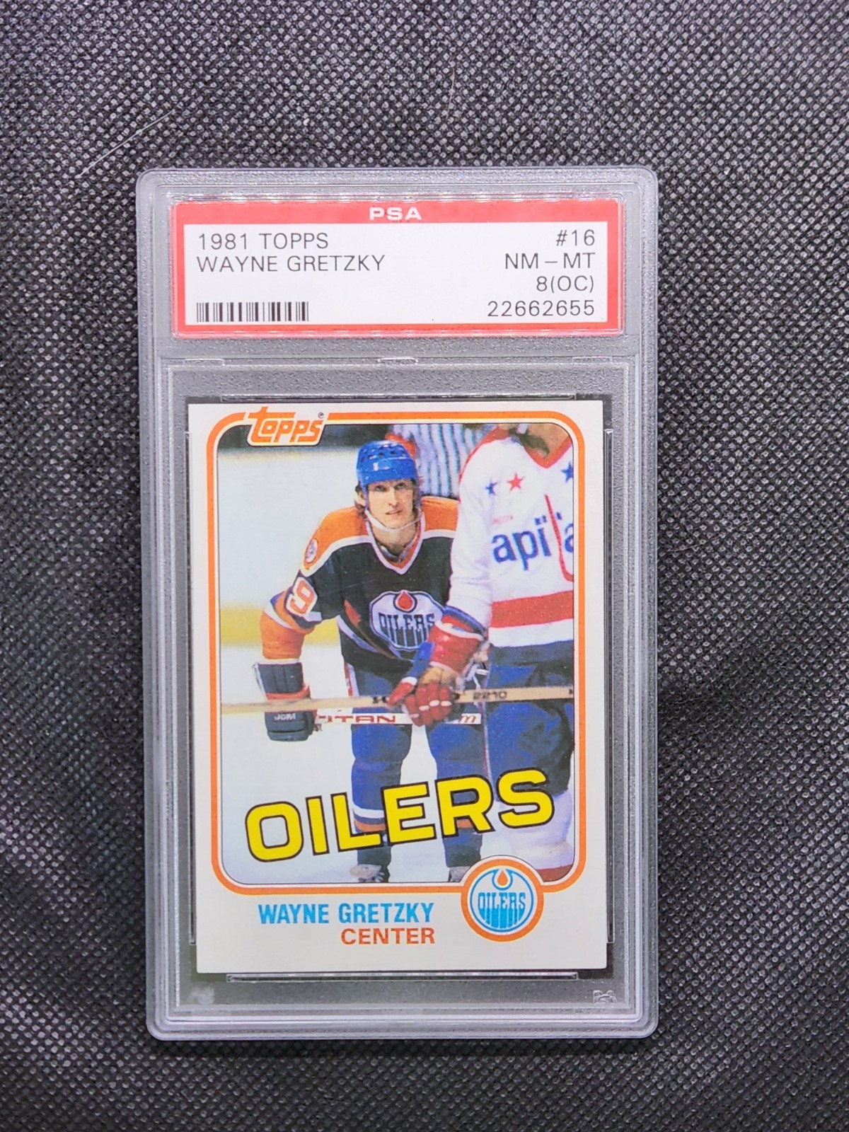 1981 TOPPS #16 WAYNE GRETZKY PSA 8