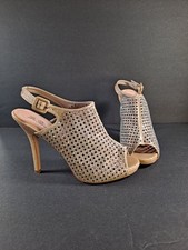 DE BLOSSOM COLLECTION. Elegant Gold w/Rhinestones Women's Heels. Size 10.