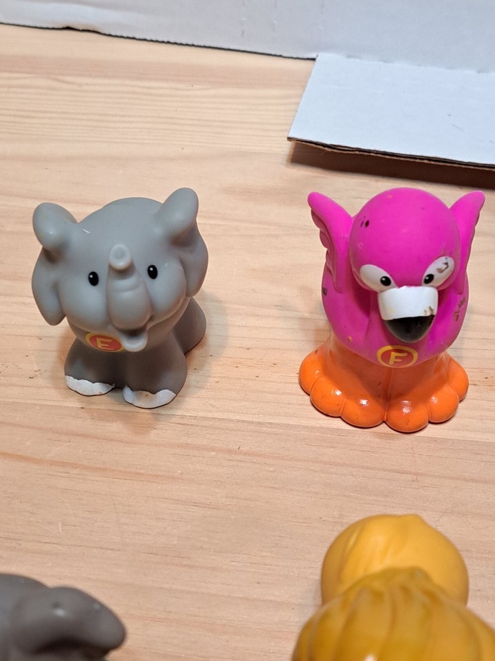 Lot of 19 Little People Alphabet Zoo Animals Lot of 19 Toys Figures