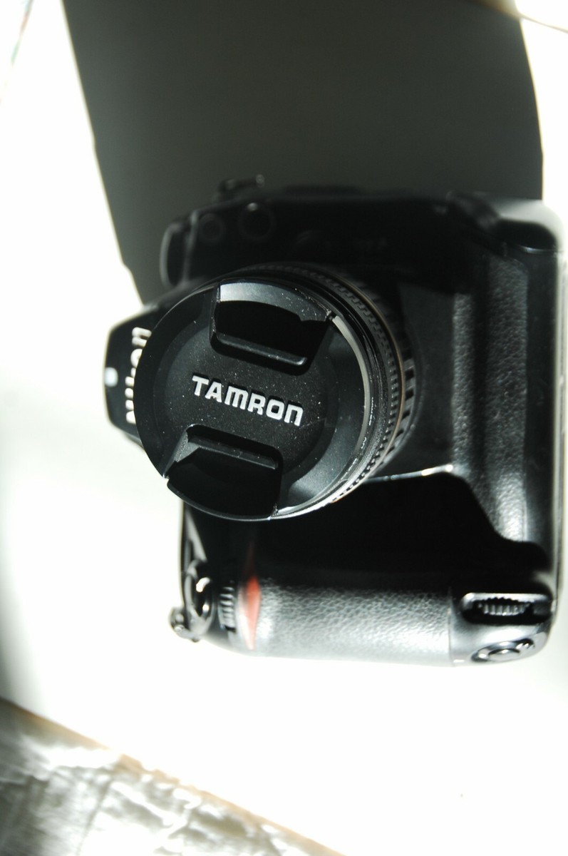 Nikon D2X, 146,302 shots, Tamron 18-200mm XR DiII AF lens, charger