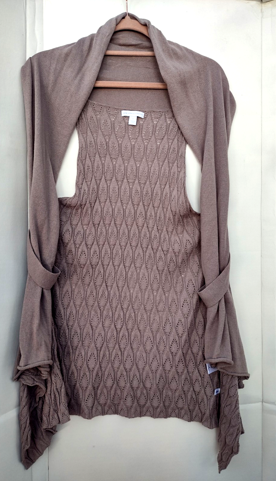 New York And Company Women’s Sleeveless Beige Knit Sweater Open Cardigan Size M