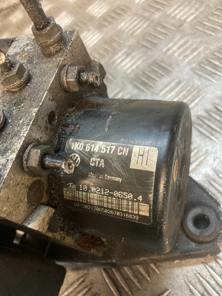 Audi A3 MK2 2010 1.6 MPI Petrol ABS 1K0614517CN - Image 2 of 2