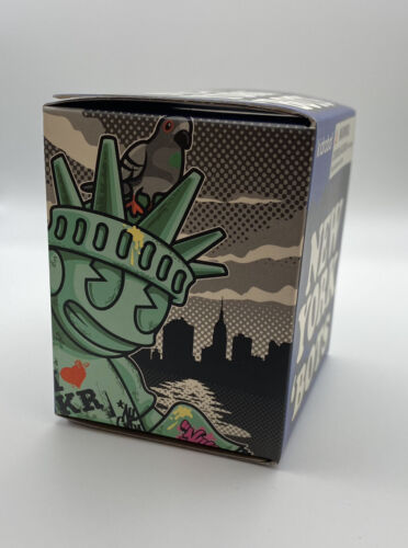 RARE Kidrobot NEW YORK Bots Mini 3” Vinyl Figure Art Toy Liberty NYC + Free Ship - Picture 3 of 7