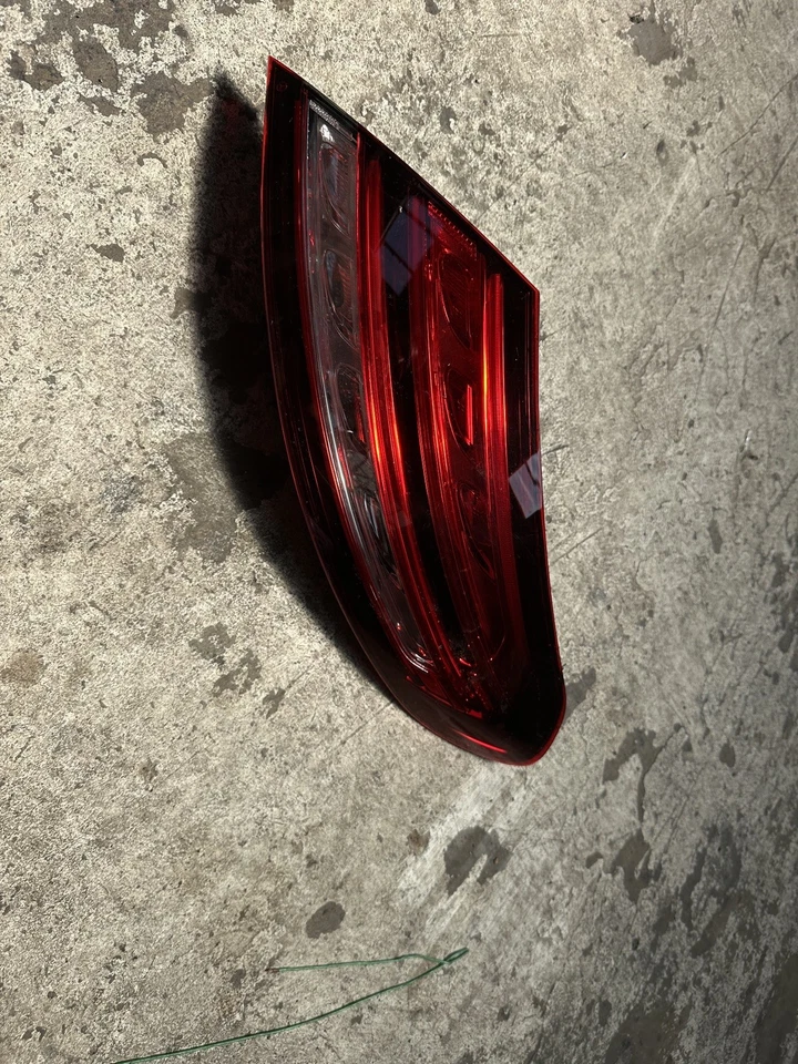 Задний задний фонарь правый наружный 2020 MERCEDES BENZ C220 только на запчасти - Изображение 3 из 4