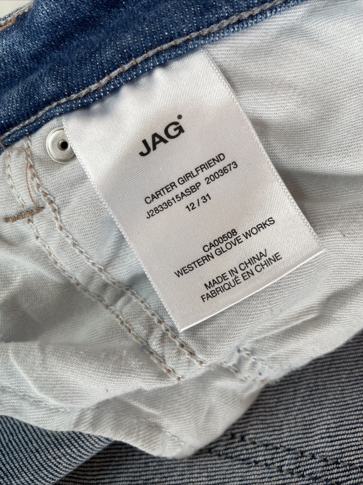 JAG Jeans Carter Girlfriend Raw Hem  Distressed Women’s Size 12/31 Med Wash