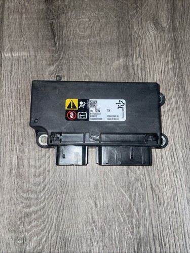 2018-2023 Chevrolet Malibu  Control Module Unit 812586170 OEM