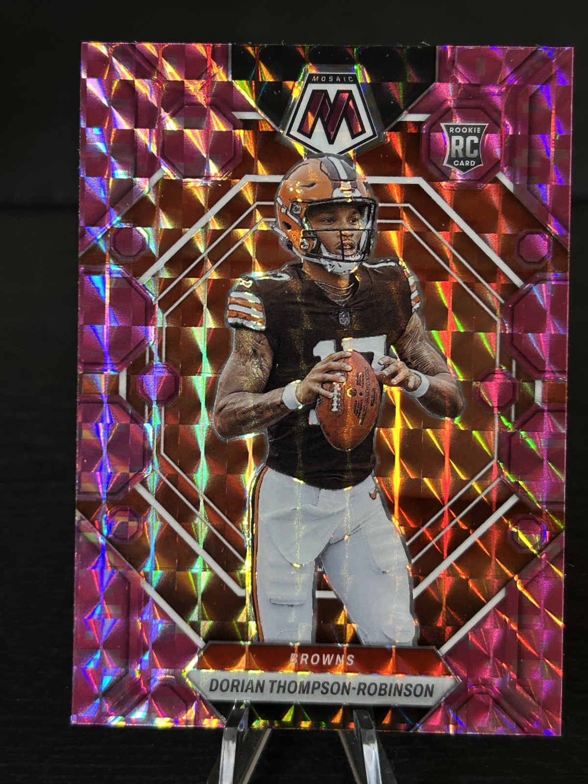 2023 Panini Mosaic - Rookies Dorian Thompson-Robinson #316 Camo Pink Mosaic C560