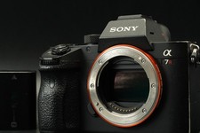 Sony A7R III ILCE-7RM3 Mirrorless digital camera English OK -106K cut- 12089