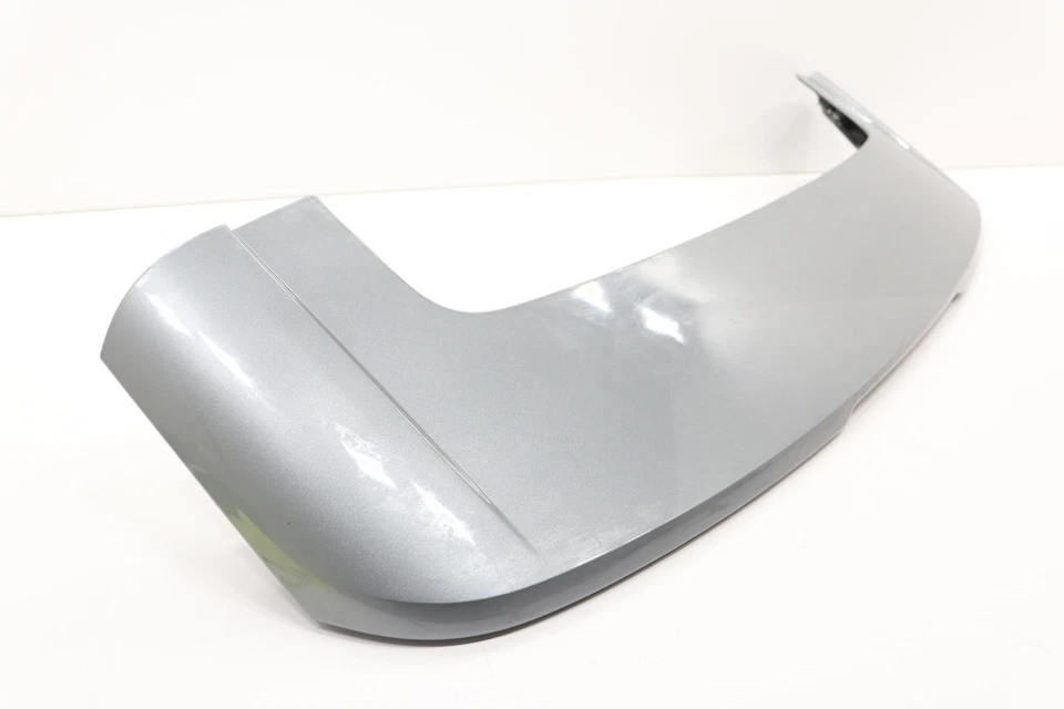 Panel alerón puerta levadiza trasera Buick Encore GX 2021-2026 OEM GRIS_GZB Foto 2 de 4