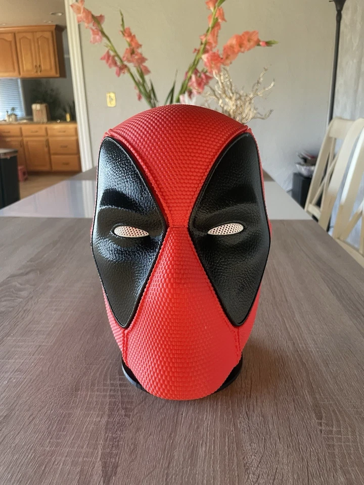 Máscara Deadpool con conexiones magnéticas - Casco impreso en 3D perfecto para disfraces Foto 3 de 4