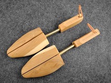 Bostonian Shoe Tree Size XL Cedar Wood Adjustable With Leather Pull