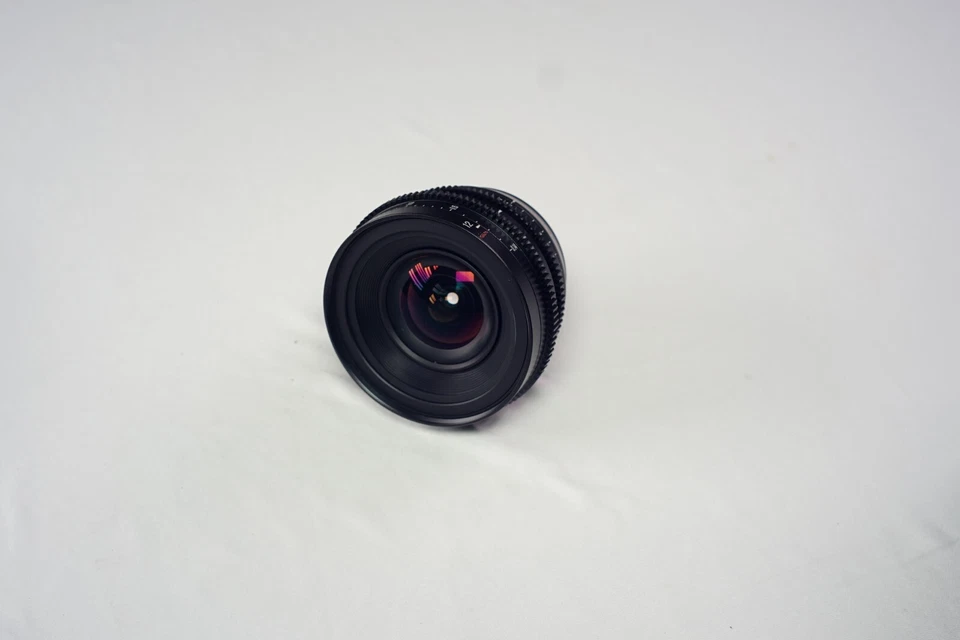Lente de cine 7artisans 12 mm T2.9 Vision APS-C Leica montaje en L enfoque manual ultra ancho Foto 2 de 4