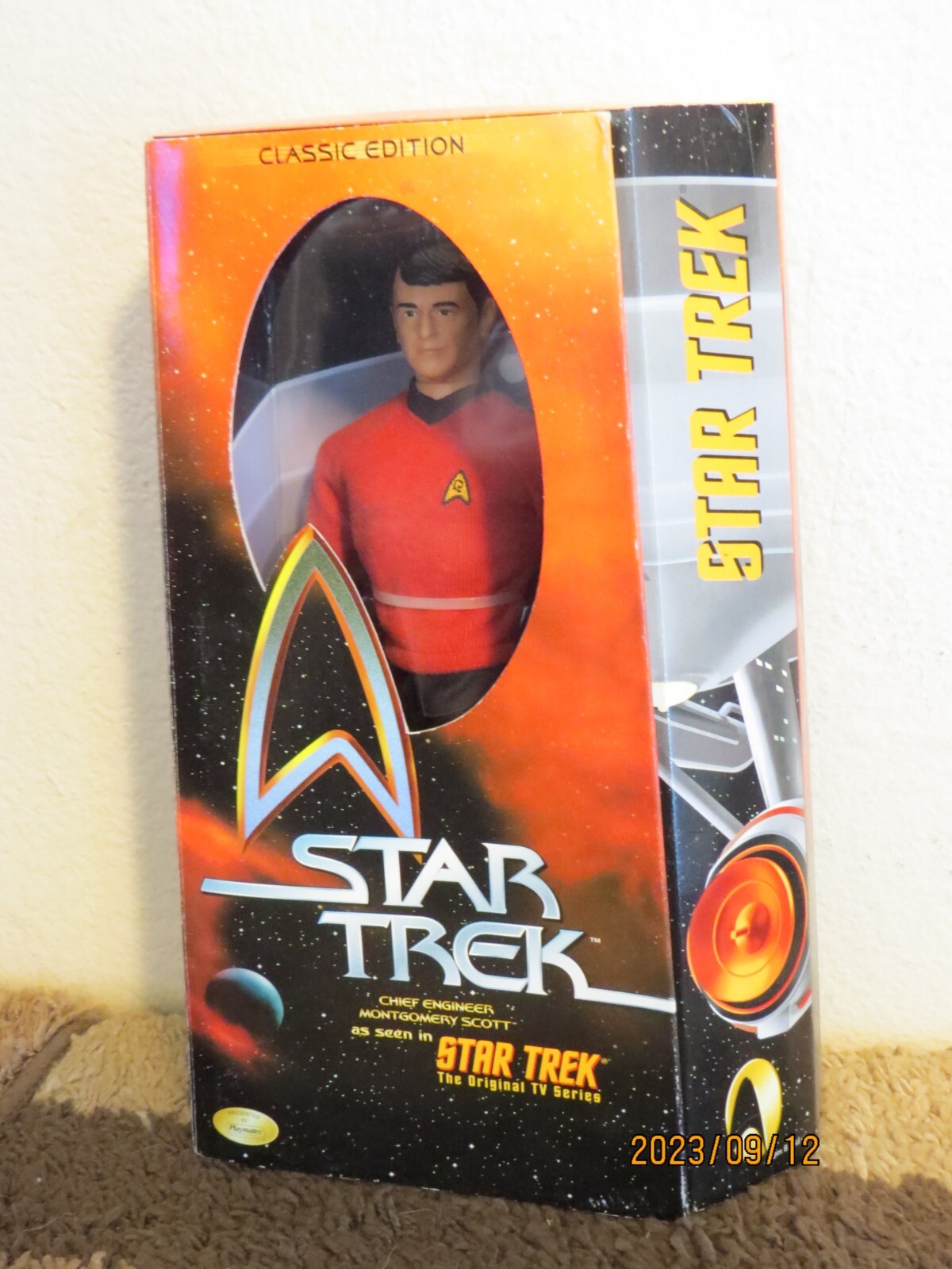 STAR TREK CHIEF ENGINEER MONTGOMERY SCOTT PLAYMATES 1999 CLA