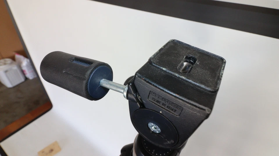 Trípode Manfrotto 3051 más cabezal fotográfico estático Foto 4 de 4